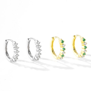 Boucles d'oreilles créoles en argent S925 avec zircons étincelants et pierres vertes