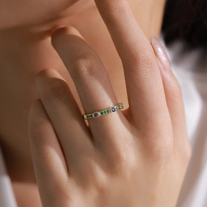 Vintage 925 sterling silver gold ring with colorful zircon stones on female finger