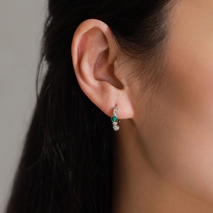 Boucles d'oreilles en argent 925 avec malachite verte et détails en bambou élégant