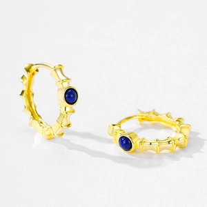 Boucles d'oreilles créoles bambou en argent S925 avec lapis-lazuli et fini or 14K