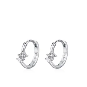 S925 Sterlingsilber Vierzackiger Stern Ohrstecker Damen Minimalistisch Zirkonia Stern Huggie Ohrringe Mode Schmuck