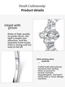 Vue macro du poinçon en argent S925 et du sertissage des oxydes de zirconium 5A sur la bague