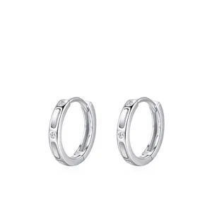 925 Sterlingsilber Zirkonia Eingelegte Huggie Creolen Geometrische Perlmutt Minimalistischer Schmuck Für Damen