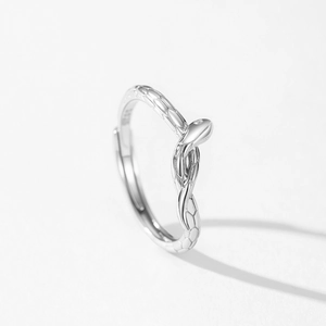Elegant 925 sterling silver snake-shaped open ring with detailed scale texture
