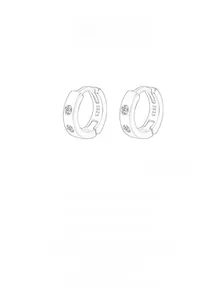 Vue détaillée des créoles en argent sterling S925 avec zircons cubiques clairs