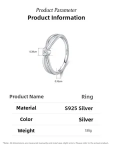 Détail macro de la bague coeur entrelacée en argent S925 avec dimensions du produit