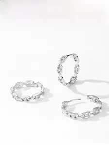 Detailaufnahme von Schmuckset aus 925er Sterlingsilber mit Zirkonia-Steinen