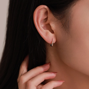 Minimalist S925 sterling silver hoop earrings for women with high-polish mirror finish