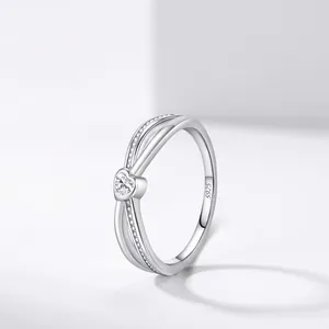 Bague Entrelacée Cœur en Argent Sterling 925 pour Femmes Minimaliste Avec Zirconia Incrusté Bague Croix Bijoux