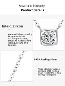 Détail macro du pendentif carré en argent S925 avec zircone cubique grade 5A