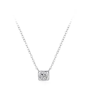 Collier Pendentif Cube Géométrique en Argent Sterling 925 pour Femme Chaîne de Clavicule Incrustée de Zirconia Cadeau Bijoux
