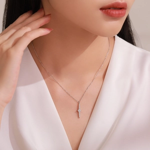 Elegant S925 sterling silver four-pointed star necklace with sparkling zircon jewelry set