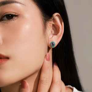 Boucles d'oreilles goutte en argent 925 avec améthyste violette et émail vert
