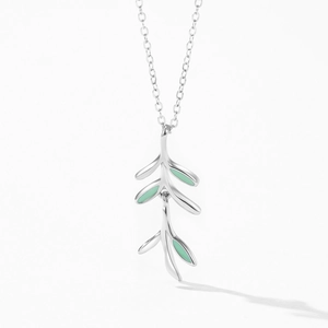 Minimalist 925 silver necklace featuring a delicate green enamel leaf pendant for women