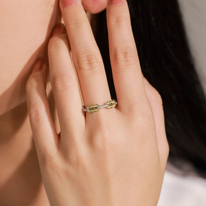Minimalist 925 sterling silver twisted ring with yellow enamel and sparkling zircon