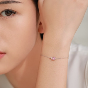 Minimalist S925 silver bracelet featuring a sparkling pink gemstone for women