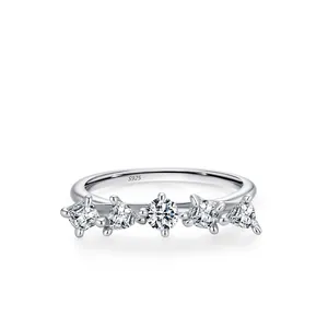 Bague en Argent Sterling 925 Luxueuse Géométrique Incrustée de Zirconia pour Femme Bague de Mode Index Irrégulier Bijoux Cadeau