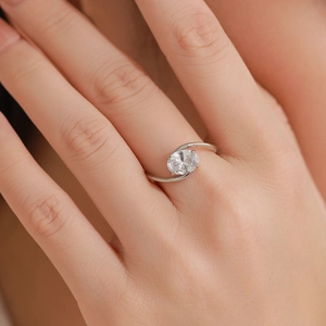 Elegant S925 sterling silver S-shaped ring with large oval-cut moissanite for women