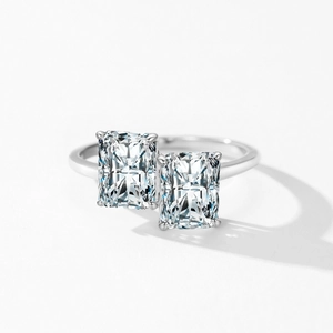 Toi et Moi 925 silver ring featuring two large radiant cut rectangular zircons