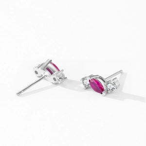 Orecchini a lobo in argento 925 con gemme rosso rosa taglio marquise e accenti lucidi