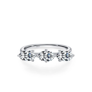 Elegant S925 sterling silver three-stone oval-cut zircon ring in a minimalist luxury style