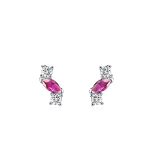 Orecchini a perno in argento 925 con pietra marquise rossa e zirconi chiari