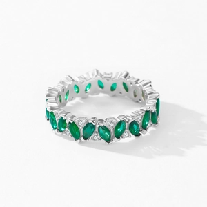 Luxurious 925 sterling silver ring with marquise emerald zircon and pavé crystals