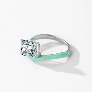Bague luxe en argent 925 avec diamant carré et bandeau croisé en émail vert menthe
