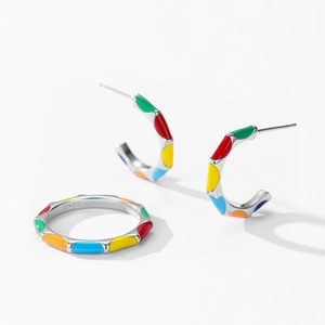 Ensemble boucles d'oreilles C et bague en argent 925 avec émail coloré arc-en-ciel
