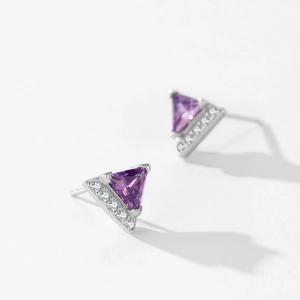 Élégantes boucles d'oreilles clous en argent S925 avec zircone violette triangulaire