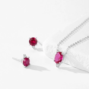 Elegante set di gioielli in argento sterling 925 con collana con ciondolo e orecchini in granato