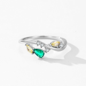 Vintage 925 sterling silver ring with pear-shaped emerald and yellow gemstones