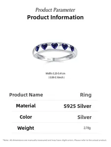 Détail macro de la bague en argent S925 avec saphirs bleus en cœur et poinçon de garantie