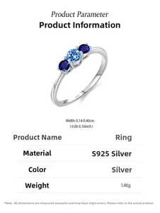 Détail de la bague en argent 925 avec pierres bleues et gravure du logo S925