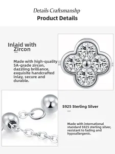 Détail d'une bague trèfle en argent S925 avec zircons 5A et chaîne ajustable pour femmes