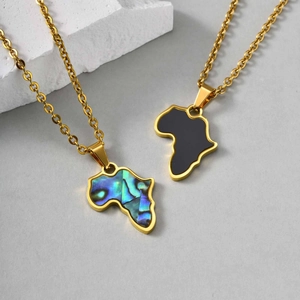 Afrika Karte Anhänger Kette aus Gold-Edelstahl mit Abalone-Muschel und Inlay in Schwarz