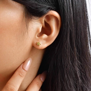 Boucles d'oreilles étoile de David en or avec pierre zircon vert olive de luxe