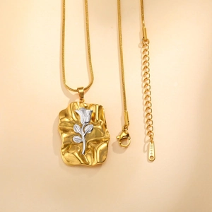 Collier chaîne serpent en acier inoxydable doré avec pendentif fleur de rose texturé