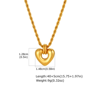 Détail du pendentif cœur doré avec dimensions et spécifications de la chaîne torsadée