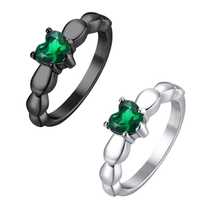 Paire de bagues cœur en acier inoxydable avec zircon vert en noir et argent