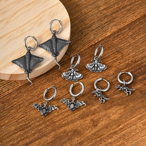 Edelstahl Stachelrochen Motte Fledermaus Dinosaurier Skelett Ohrringe Punk Gothic Retro Tier Anhänger Ohrringe Für Herren Damen Schmuck