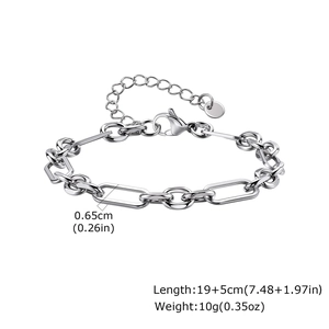 Macro detail of men's geometric stainless steel chain with size and weight metrics