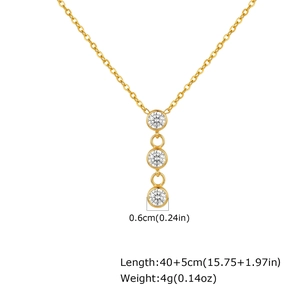 Collier minimaliste en acier inoxydable doré avec trois pierres de zircone verticales