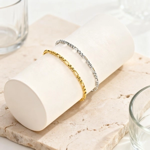 Minimalist Figaro stainless steel chain bracelet set in gold and silver finish
