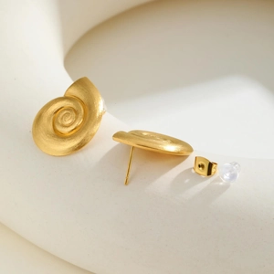 Minimalist spiral 18K gold stainless steel earrings with textured shell design