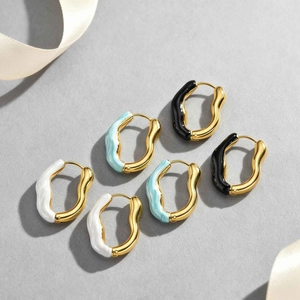 Boucles d'Oreilles Créoles Vagues Modernes en Acier Inoxydable Plqué Or Géométriques Irrégulières Émail Boucles d'Oreilles Femme Bijoux