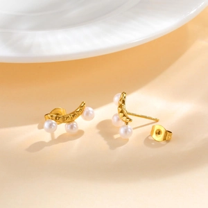 Elegant 18K gold plated stainless steel curved stud earrings with three white pearls