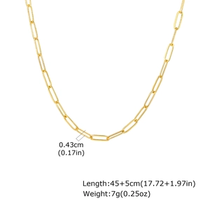 Dettaglio catena a maglie graffetta dorata con misure di 45 cm e larghezza 0,43 cm