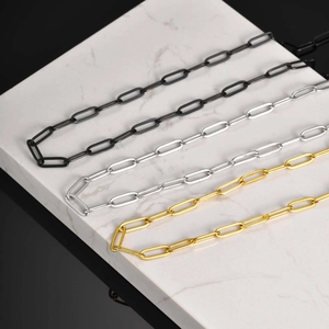 Collana a catena a graffetta spessa in acciaio inossidabile nei colori nero, oro e argento