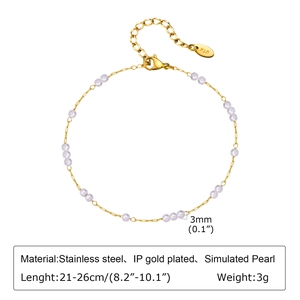 Detail of 3mm pearls and gold plated stainless steel chain with 21-26cm adjustable length